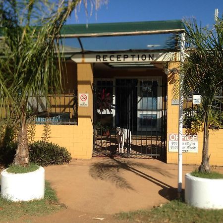 Carnarvon Caravan Park Hotel Exterior foto