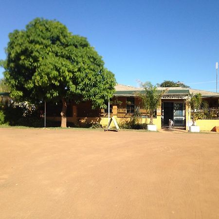 Carnarvon Caravan Park Hotel Exterior foto